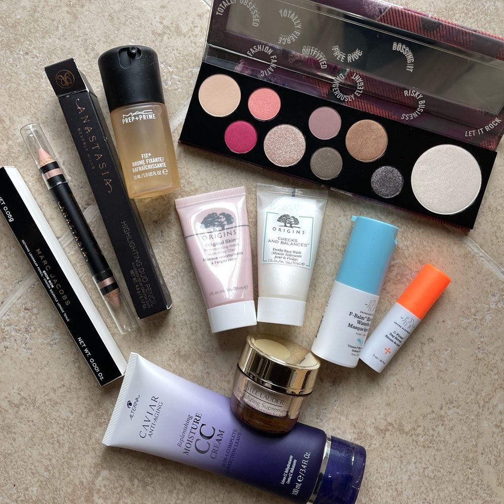 MAC MAKEUP BUNDLE ‼️FIRM PRICE‼️